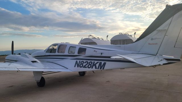 Beechcraft Baron (58) (N828KM)