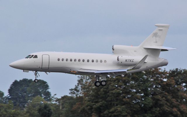 Dassault Falcon 900 (N7KC) - n7kc about to land at shannon 25/9/15.