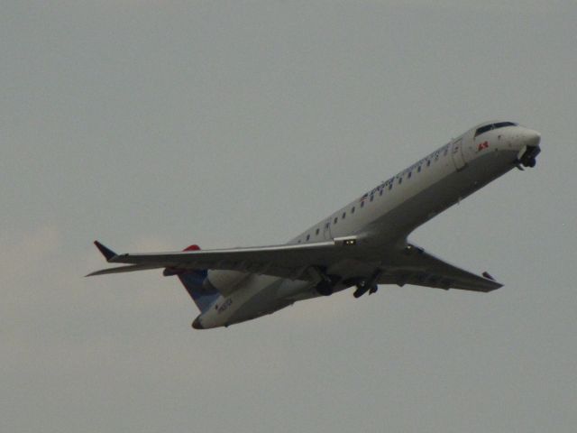 Canadair Regional Jet CRJ-700 (N317CA)