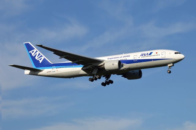 Boeing 777-200 (JA742A) - 2016-08-18