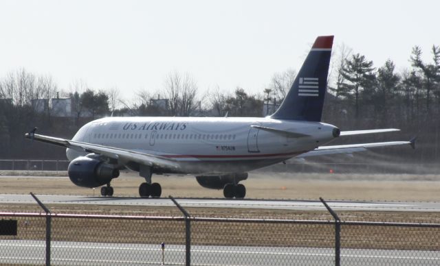 Airbus A319 (N754UW)