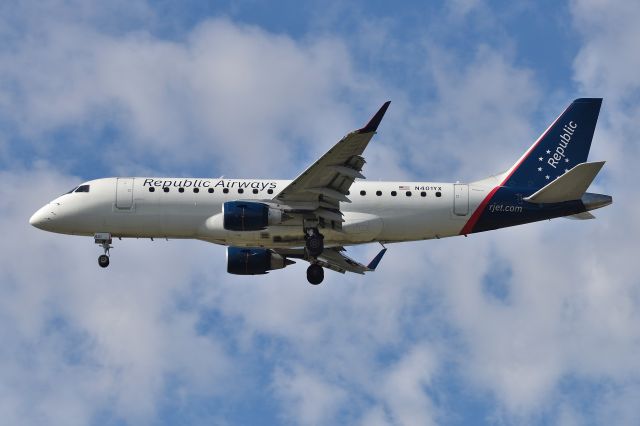 Embraer 175 (N401YX) - 23-R 10-21-23