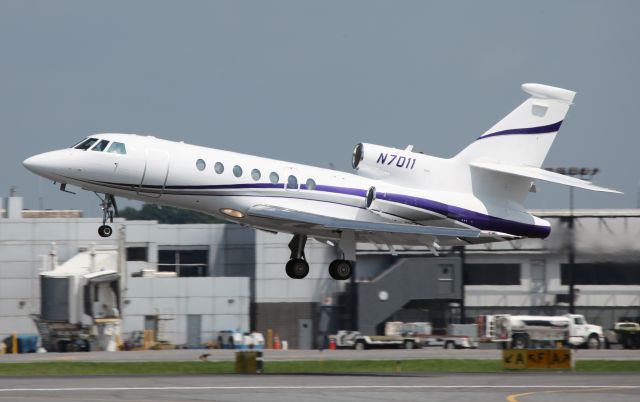 Dassault Falcon 50 (N7011)