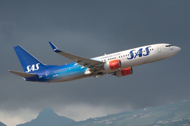 Boeing 737-800 (LN-RGI) - FIRST VISIT TO TENERIFE SOUTH OF THE B738,  CELEBRATING 70 YEARS.-