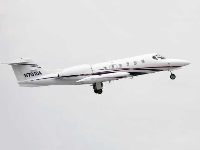 Learjet 35 (N701DA)