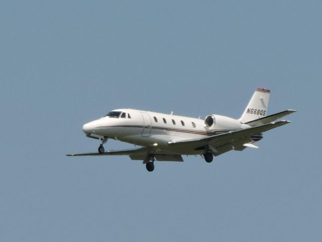 Cessna Citation Excel/XLS (N668QS) - This Citation Excel is shown here on final in the Summer of 2015.