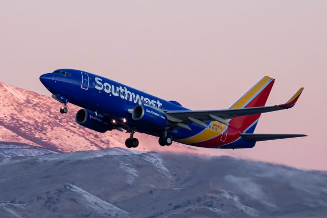 Boeing 737-700 (N757LV) - SWA1335 - RNO to DEN - 29 Dec, 2020