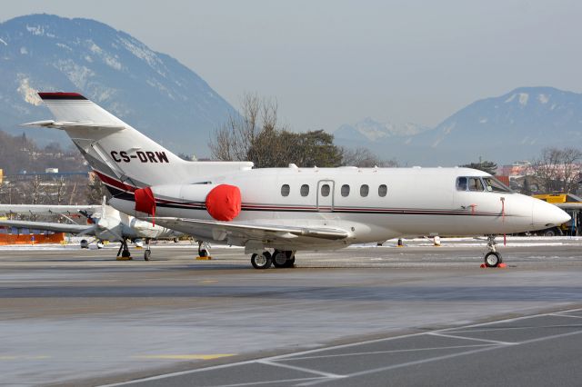 Hawker 800 (CS-DRW)