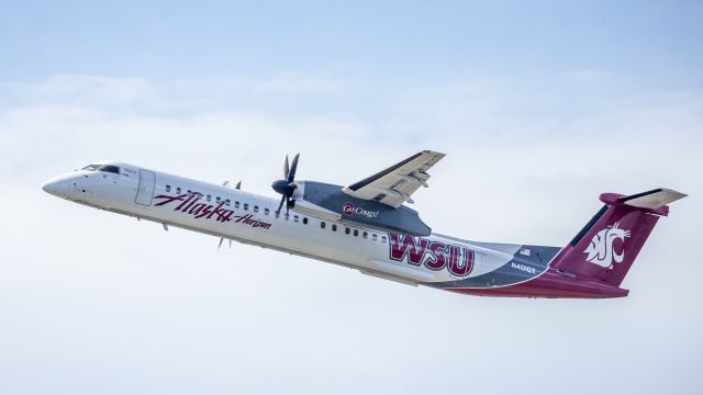 de Havilland Dash 8-400 (N401QX)