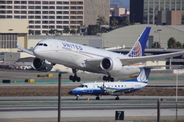 Boeing 787-8 (N27901)