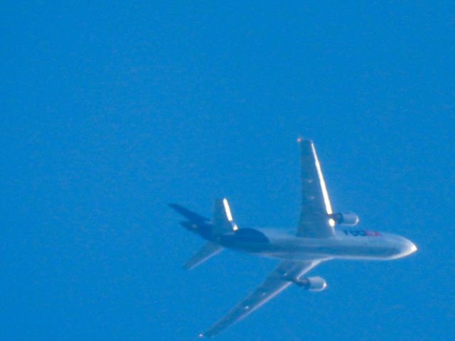 Boeing MD-11 (N592FE) - FDX382