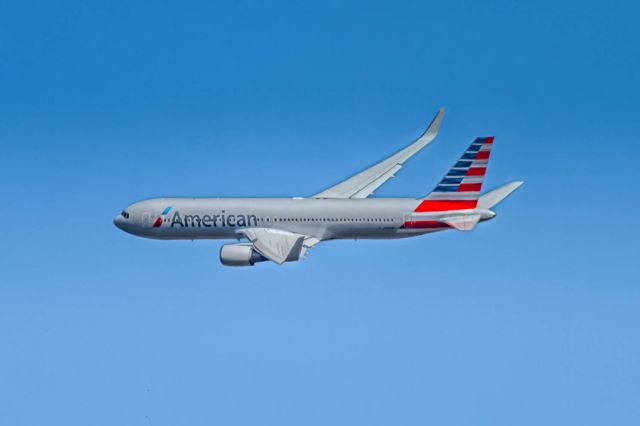 BOEING 767-300 —