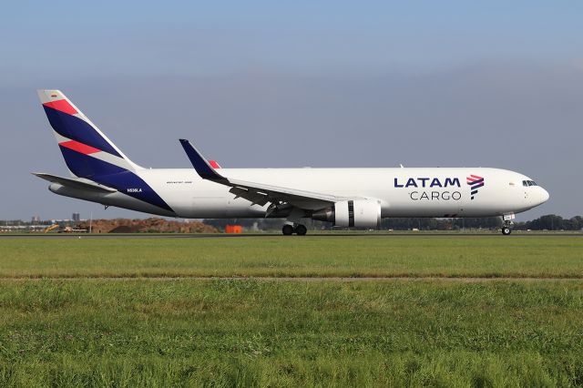 BOEING 767-300 (N536LA)