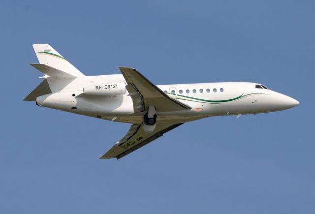 Dassault Falcon 2000 (RP-C9121)