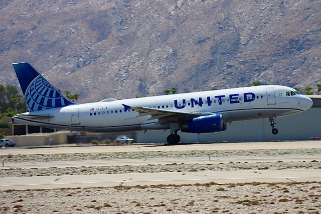 Airbus A320 (N408UA)