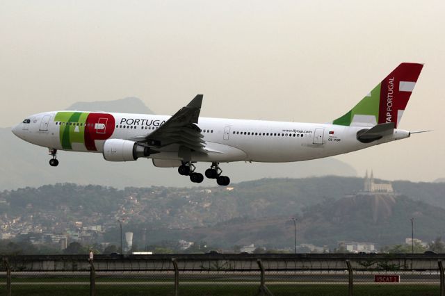 Airbus A330-300 (CS-TOP)