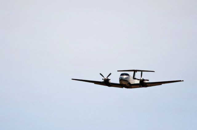 Beechcraft Super King Air 200 (C-FLRM) - C-FLRM taking off at CNZ3 en-route to CYFD.