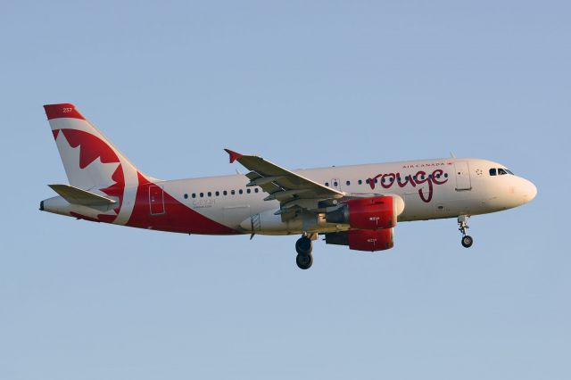 Airbus A319 (C-FYJH)