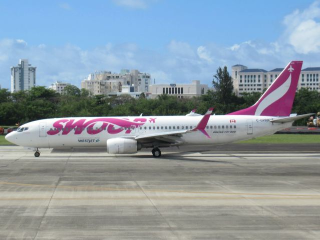 Boeing 737-800 (C-GYSD)