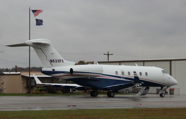 Bombardier Challenger 300 (N533FX) - On ramp in 2013...