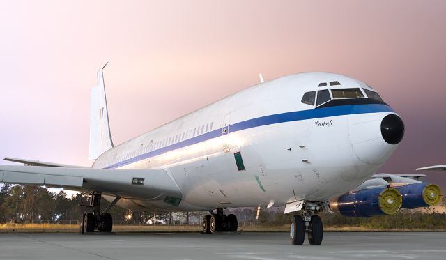 Boeing 707-100 (N707GF)