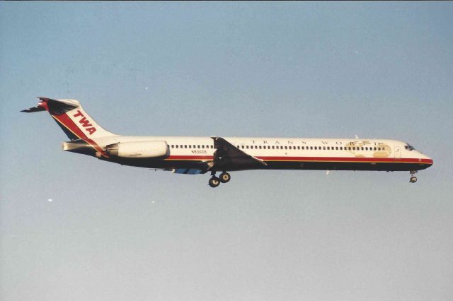 McDonnell Douglas MD-83 (N9302B)