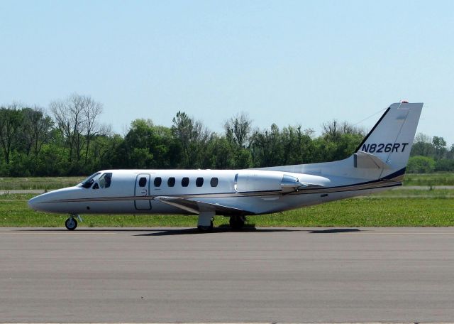 Cessna Citation II (N826RT) - Taxiing to the active at Downtown Shreveport.