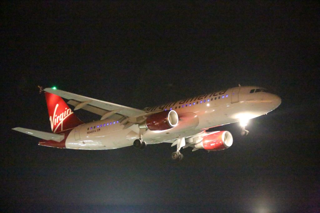 Airbus A320 (N848VA)