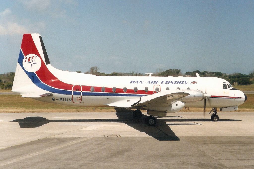 Hawker Siddeley HS-748 (G-BIUV) - Taxiing to depart rwy 24 on 15-Jul-89.br /br /With Dan-Air Services from May-81 to Aug-92.br /Transferred to Guinea 22-Apr-09 as 3X-GEW then reregistered 5Y-BXT for Planes of Africa.