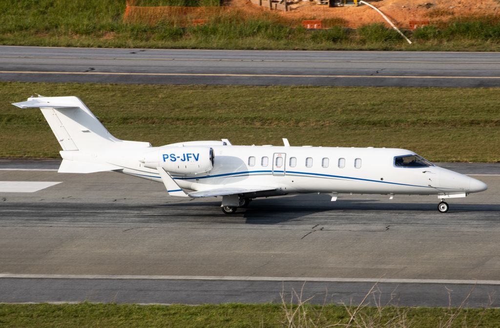 Learjet 45 (PS-JFV)