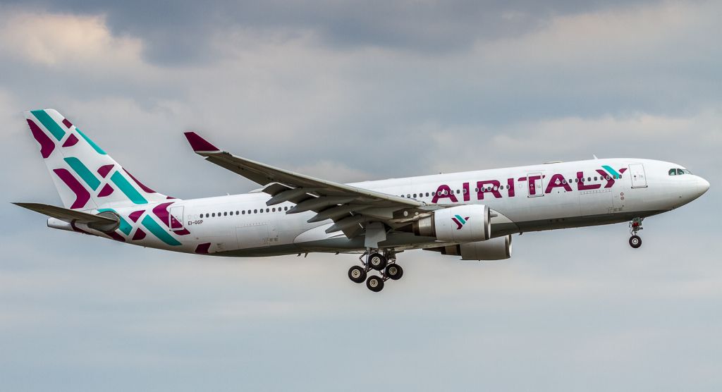 Airbus A330-200 (EI-GGP) - Inaugural flight of Air Italy to YYZ!