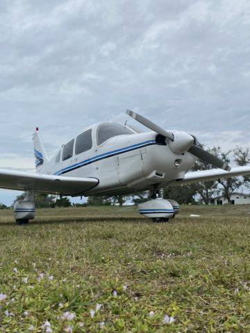 Piper Cherokee (N8264V) - N8264V sitting pretty at X36.