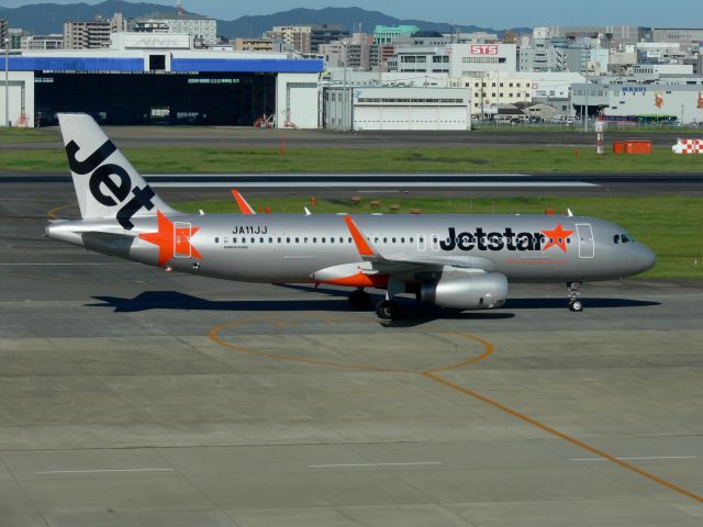 Airbus A320 (JA11JJ)