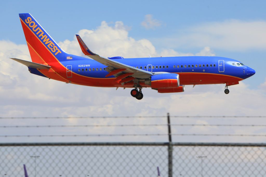 Boeing 737-700 (N262WN)