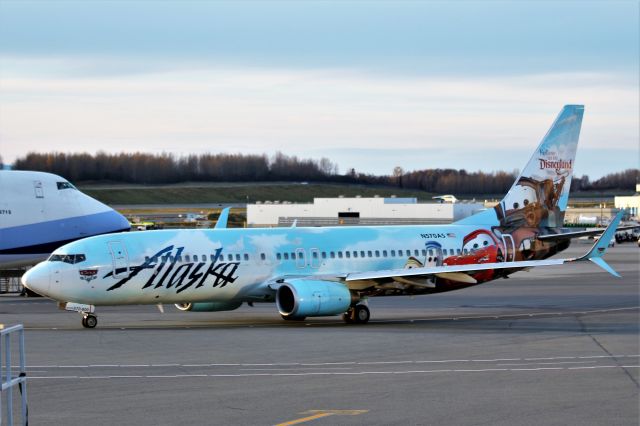 Boeing 737-800 (N570AS)