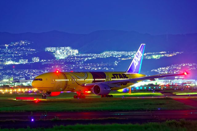 Boeing 777-200 (JA743A)