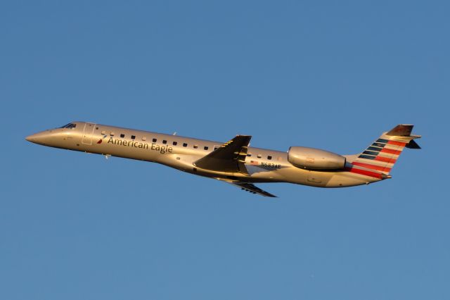 Embraer ERJ-145 (N683AE)