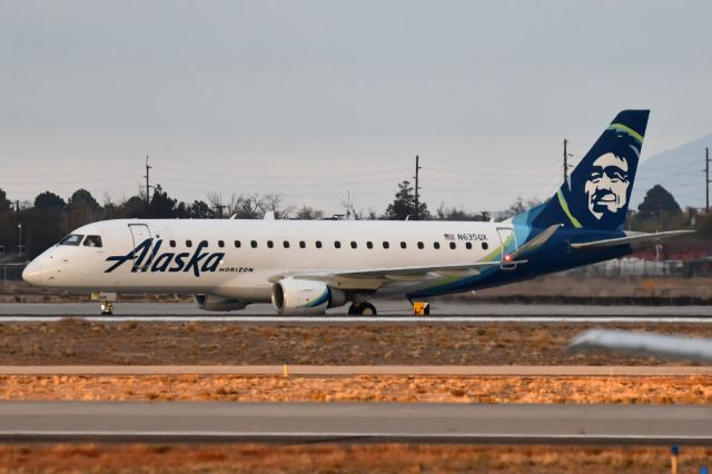 Embraer 175 (N635QX)