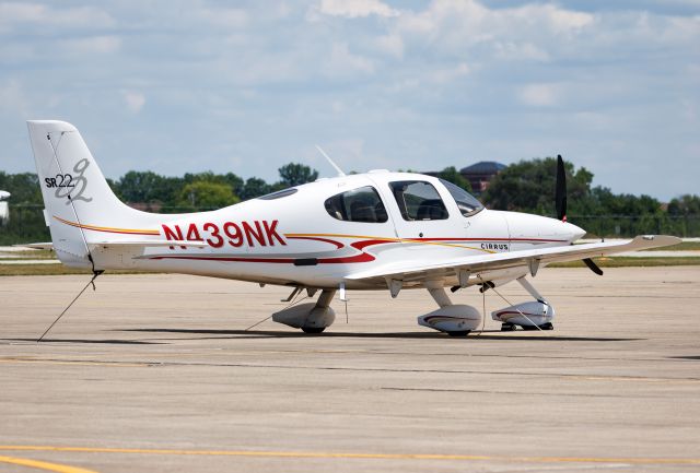 Cirrus SR-22 (N439NK)