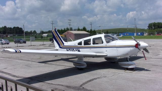 Piper Cherokee (N2104N)