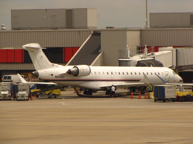 Canadair Regional Jet CRJ-700 (N600QX)
