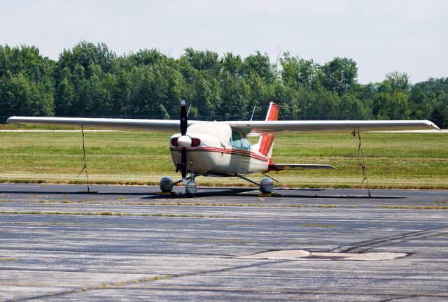 Cessna Cardinal (N11330)