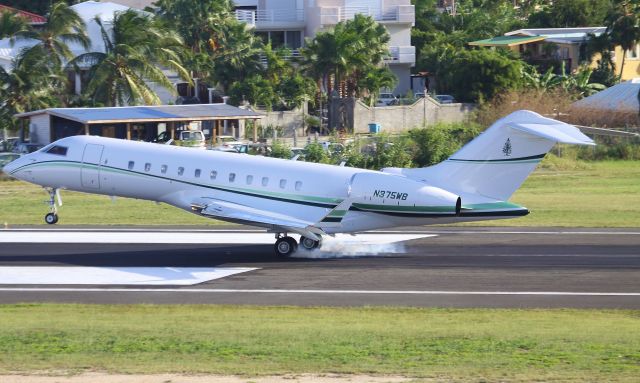 Bombardier Challenger 300 (N375WB)