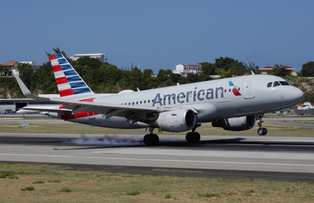 Airbus A319 (N9008U)