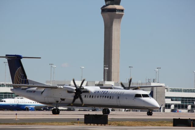 de Havilland Dash 8-400 (N336NG)