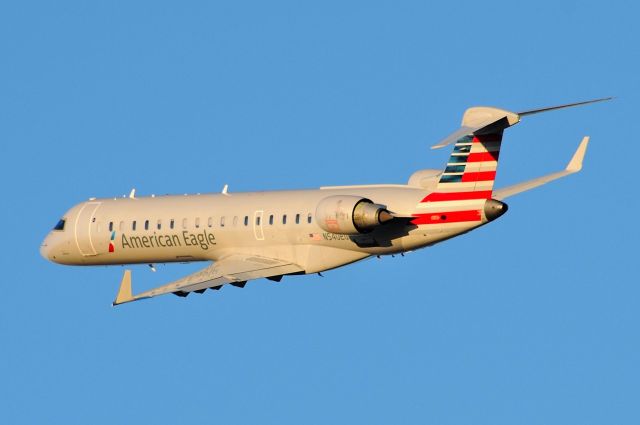 Canadair Regional Jet CRJ-700 (N540EG)