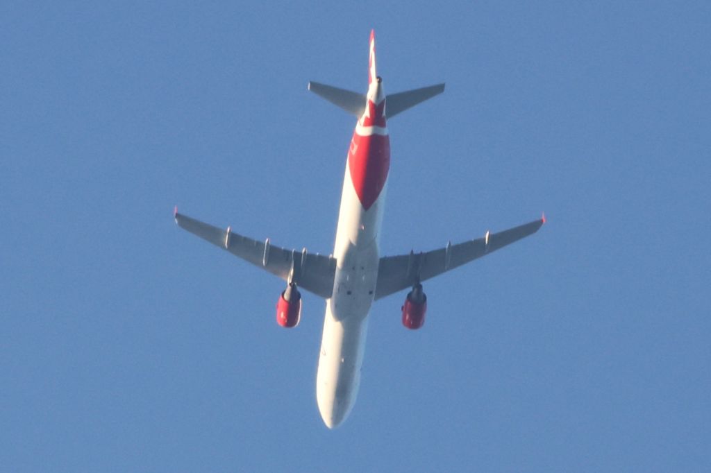 Airbus A321 (C-GHPJ) - C-GHPJ Air Canada Rouge De Montreal YUL vers Quebec YQB Altitude 4427 Mètres Vitesse 645 Km/H Survolant le fleuve St-Laurent QC. à Lavaltrie Le 23-07-2024 à 19:28