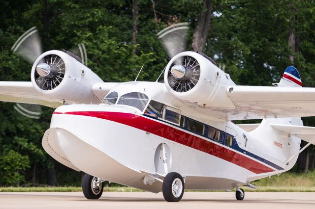 Grumman Goose (N600ZE) - A Grumman Goose departing the 9th Annual Become A Pilot Day at the Smithsonian National Air and Space Museum's Udvar-Hazy Center at Dulles.