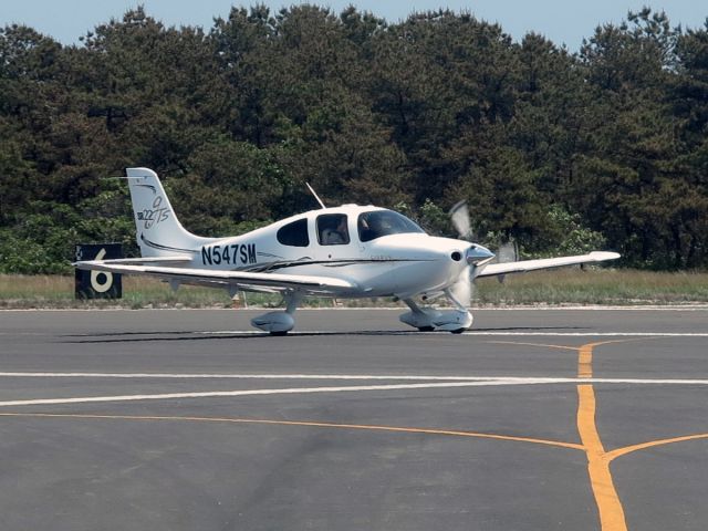 Cirrus SR-22 (N547SM) - Roll out after landing runway 24.