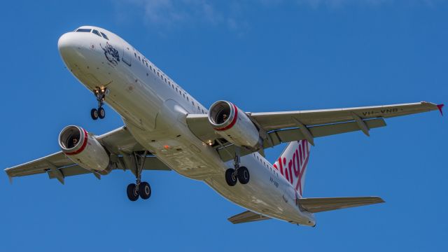 Airbus A320 (VH-VNB)